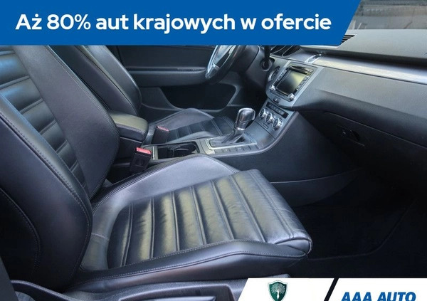 Volkswagen Passat cena 45000 przebieg: 205790, rok produkcji 2013 z Lesko małe 232